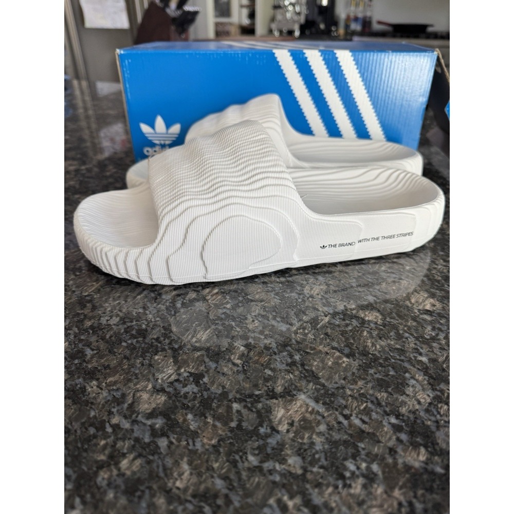 ADIDAS Adilette 22 Slides 11 NEW w Box/Tag‎ ALL WHITE HQ4672 Sz 12 Men Shoes